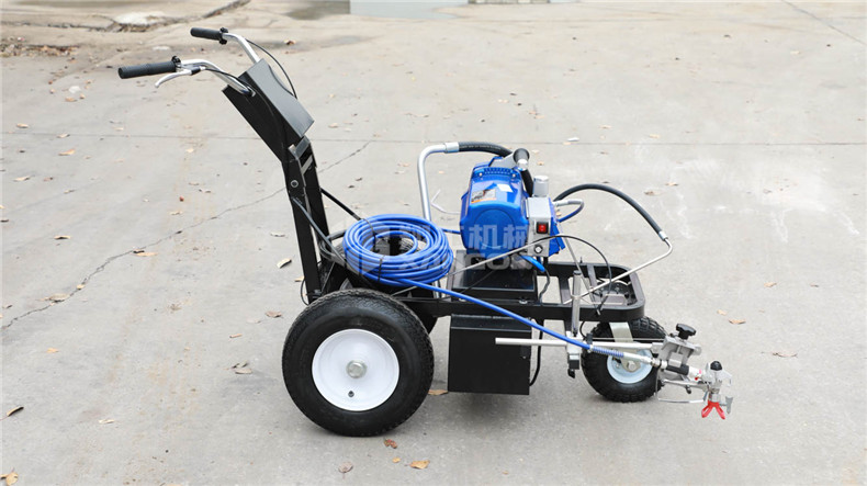 道路劃線機施工越來越簡單了，不用加熱就可以